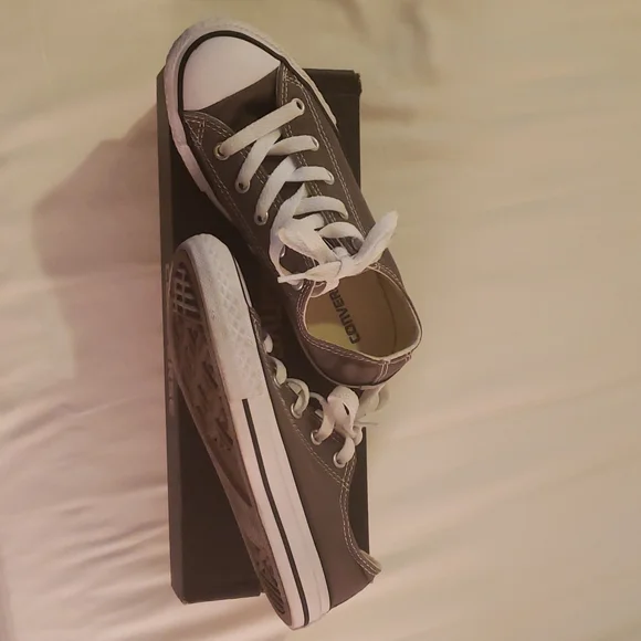 Converse - Picture 3 of 4